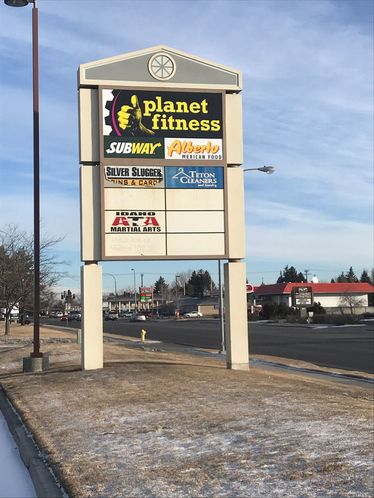 Parkway Plaza: 200-260 S. Woodruff Avenue, Idaho Falls, ID 83401